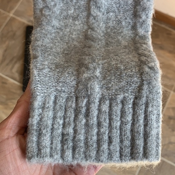 U.S. Polo Assn. V-Neck Heather Gray Monogram Sweater Sz M NWT - Picture 8 of 11